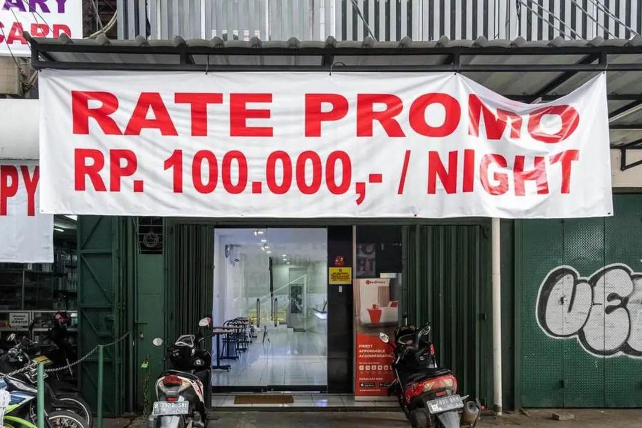 Reddoorz Hostel Near Taman Puring Giacarta Esterno foto