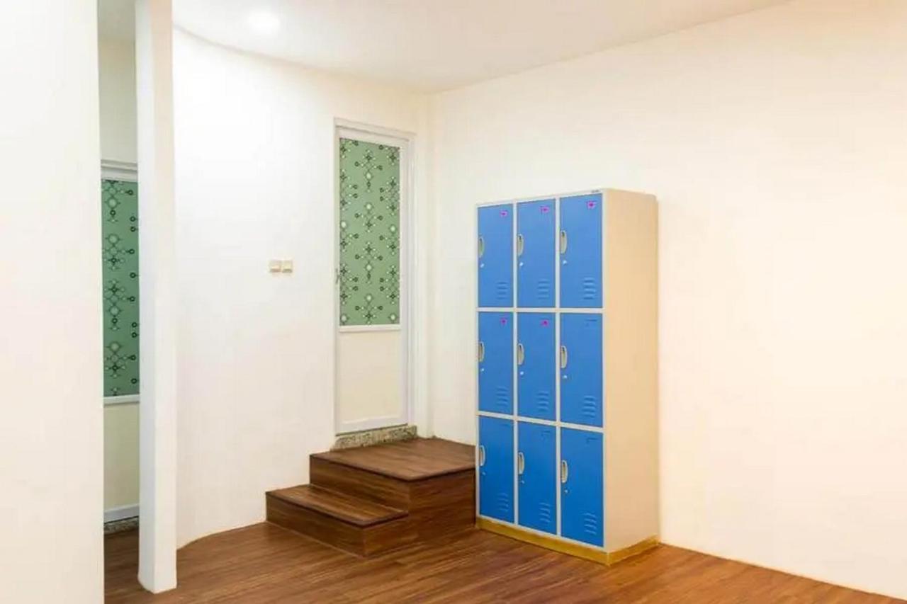 Reddoorz Hostel Near Taman Puring Giacarta Esterno foto